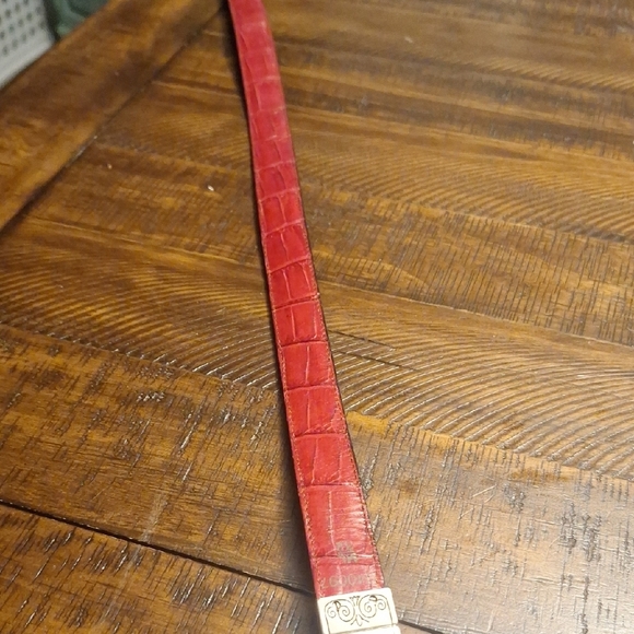 Elegant Black Leather Belt with Silver Buckle - Picture 6 of 6